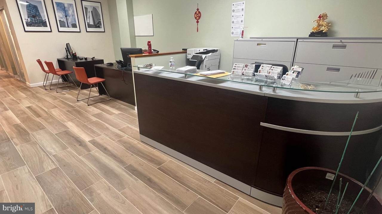 1004 Arch Street - Photo 1