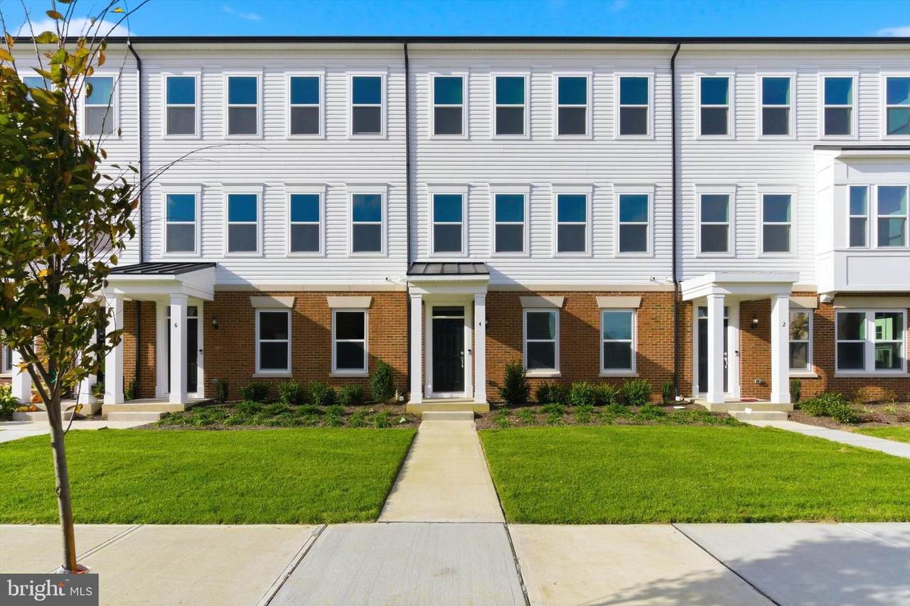 4 Barton Ave - Photo 1