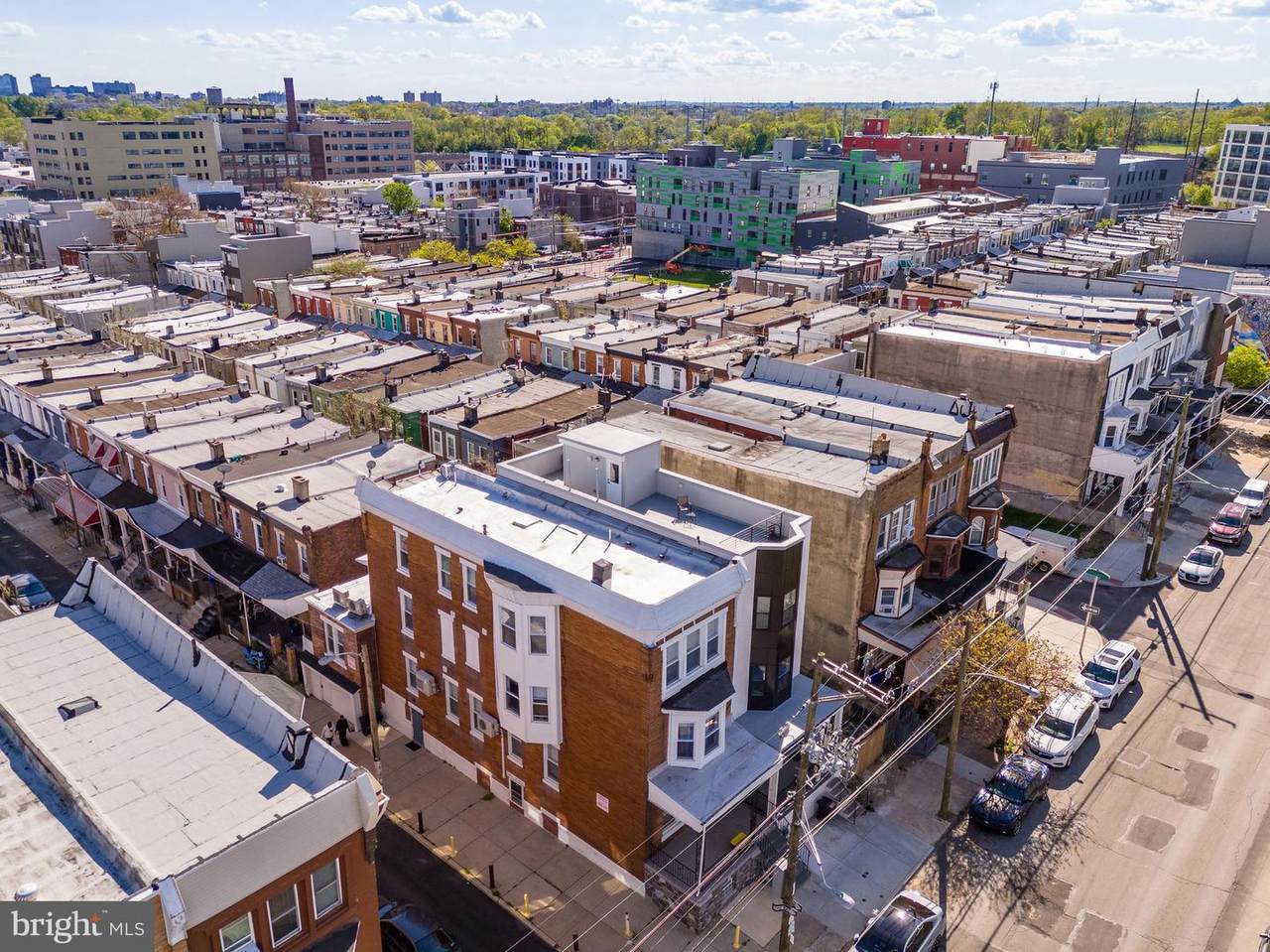 2914 Oxford Street - Photo 1