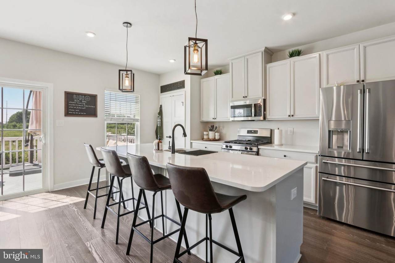 286 Freedom Way - Photo 1