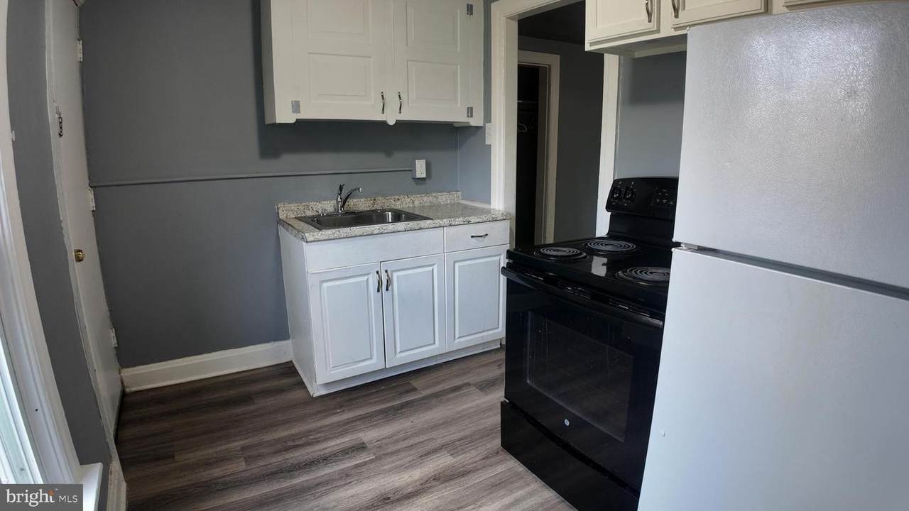 228 Locust Street - Photo 1