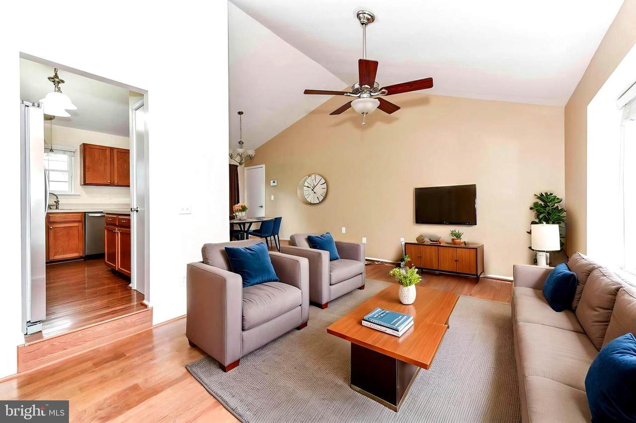 10135 Forest Hill Circle - Photo 1