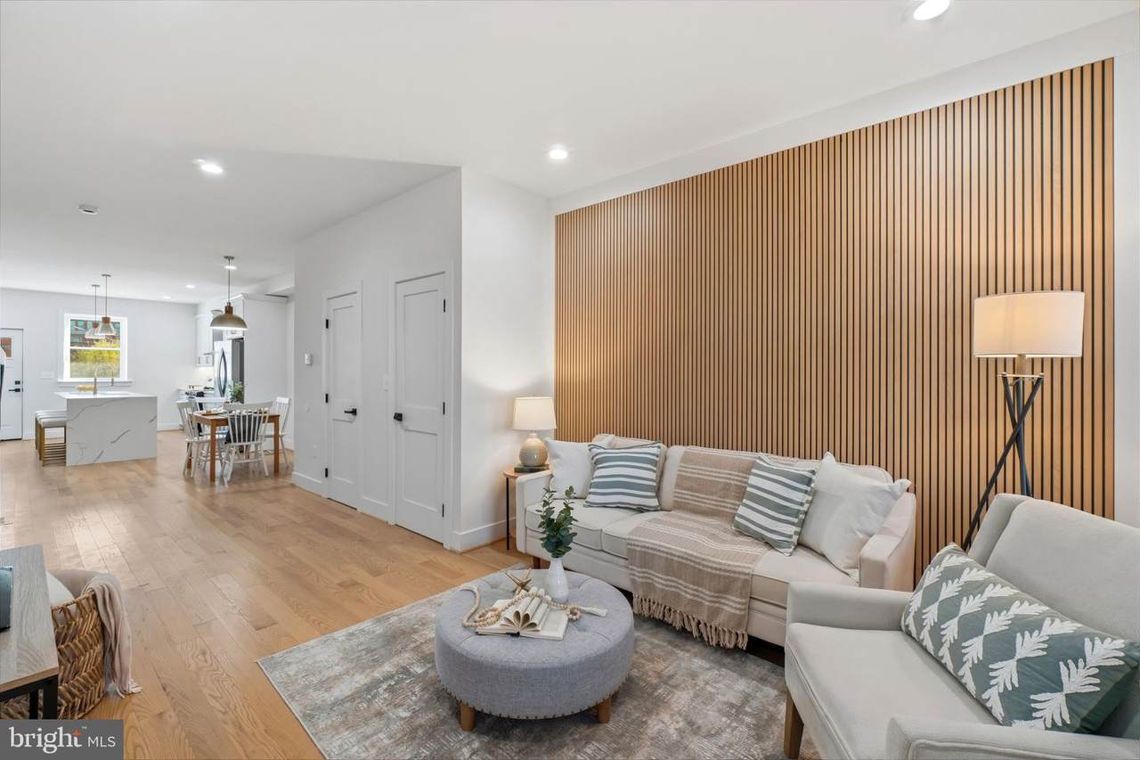 3923 Roland Avenue - Photo 1