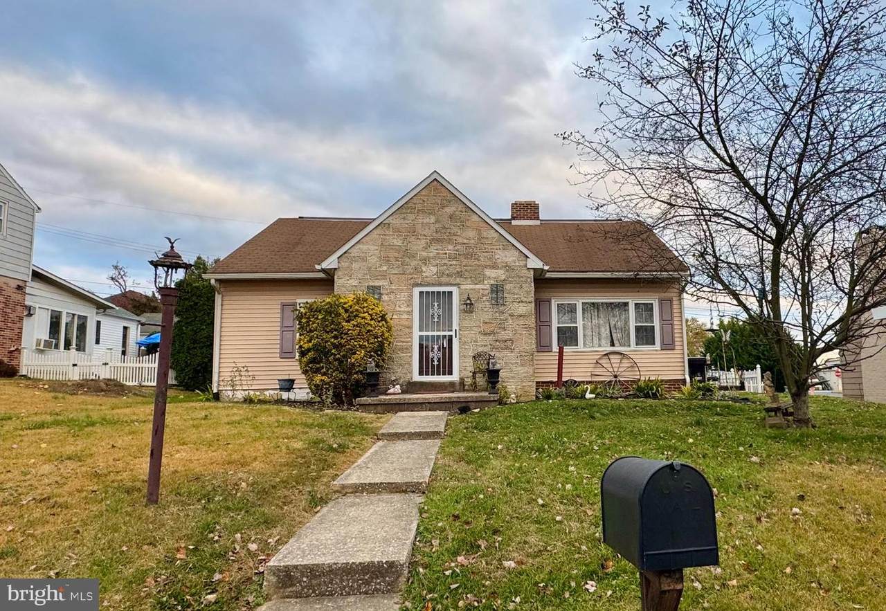 1321 Canterbury Lane - Photo 1