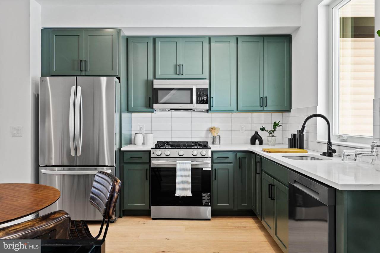 2116 Rush Street - Photo 1