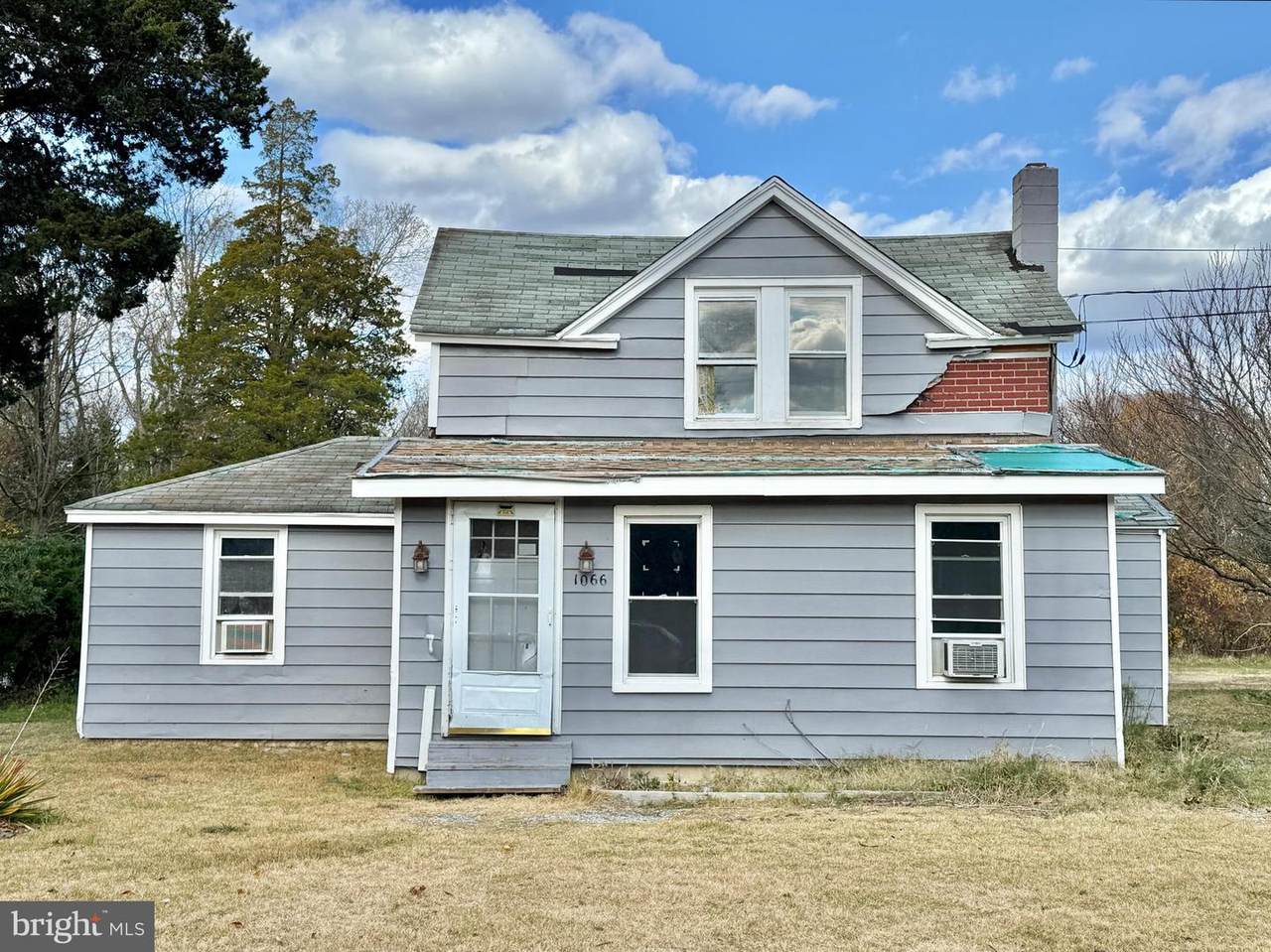 1066 Sherman Avenue - Photo 1