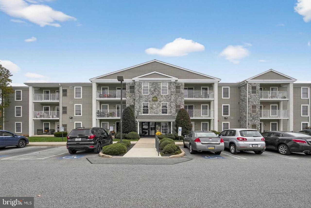 402 Brandon Rd - Photo 1