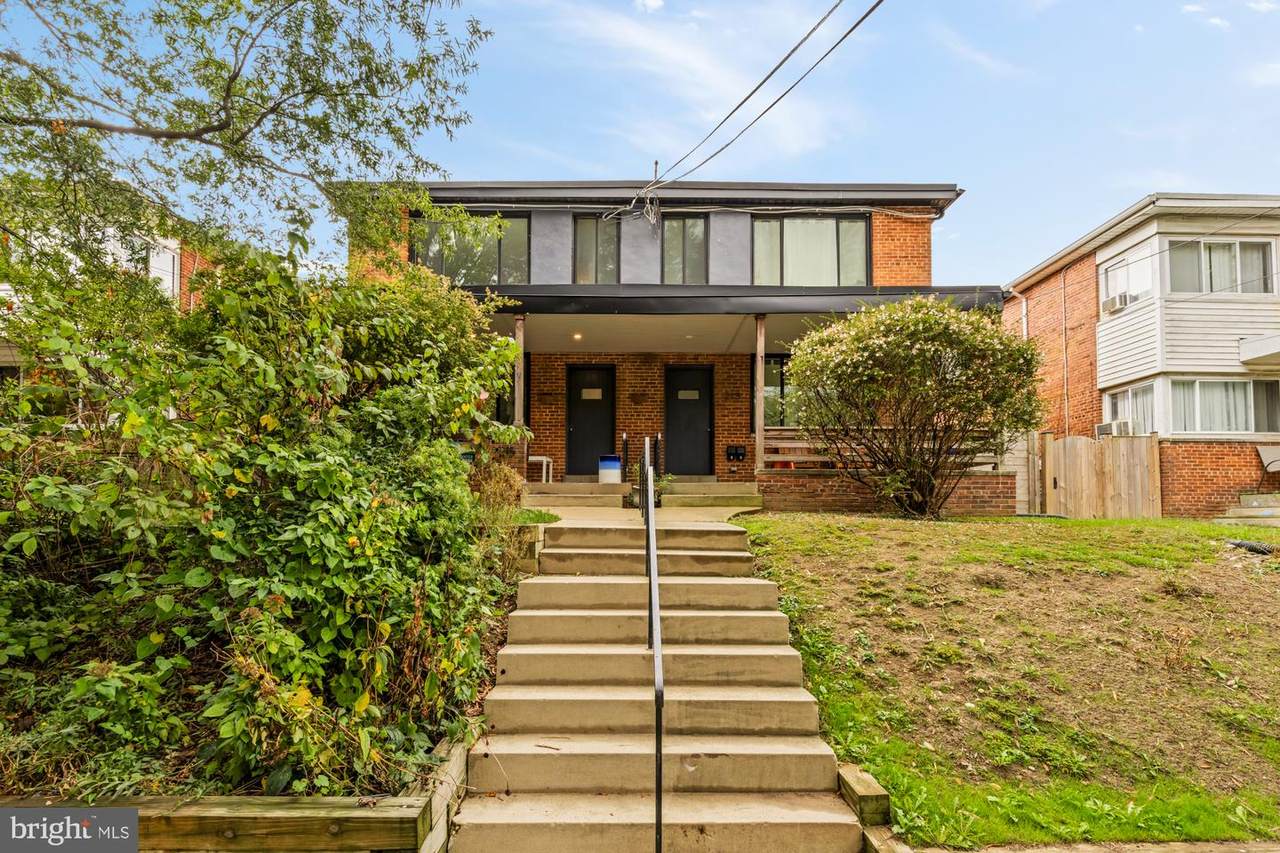 215 Hawaii Avenue - Photo 1