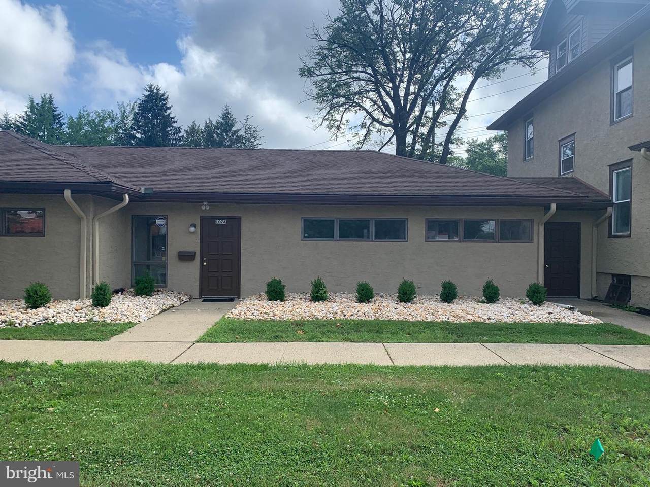 1072-1076 Parkway Avenue - Photo 1