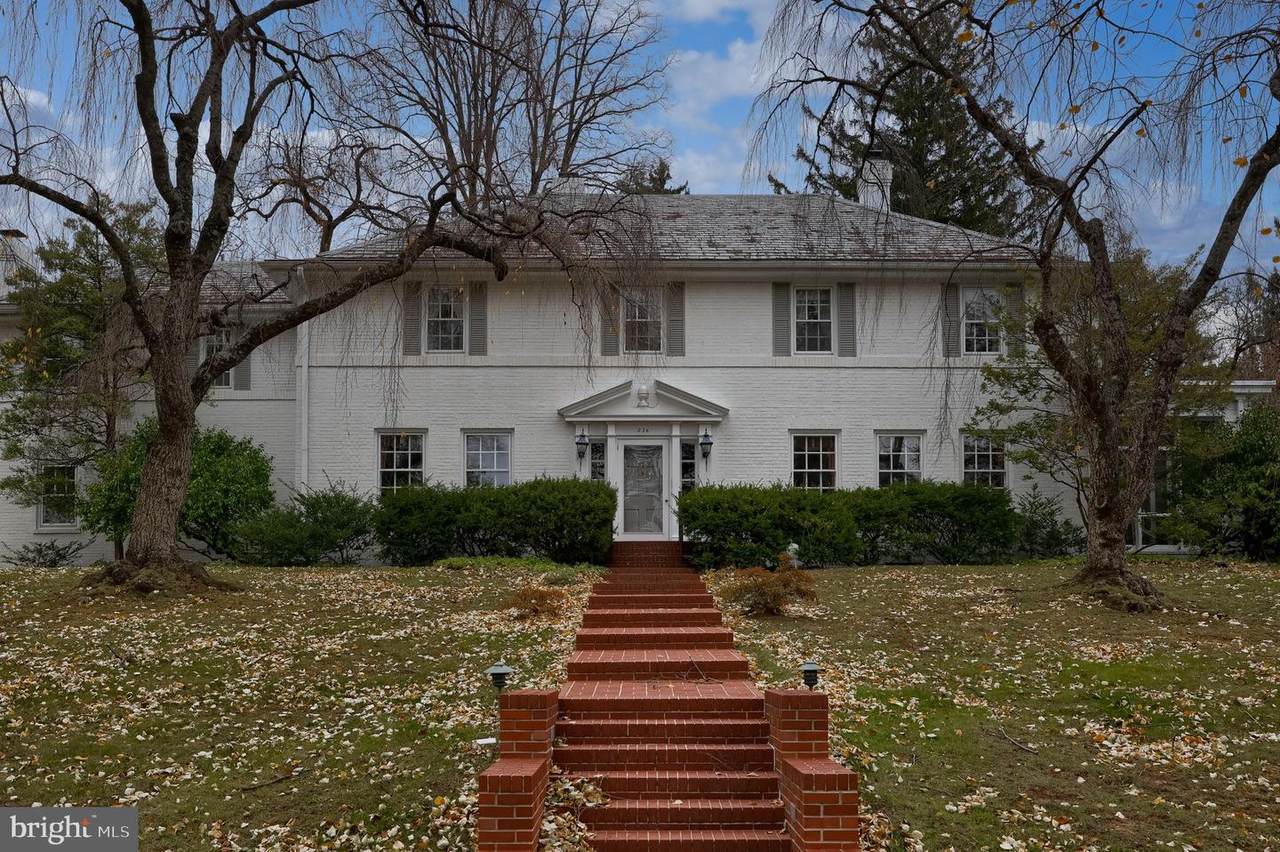226 Caracas Avenue - Photo 1