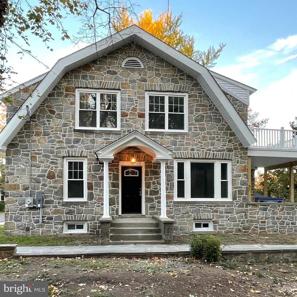 10 Linden Street - Photo 1