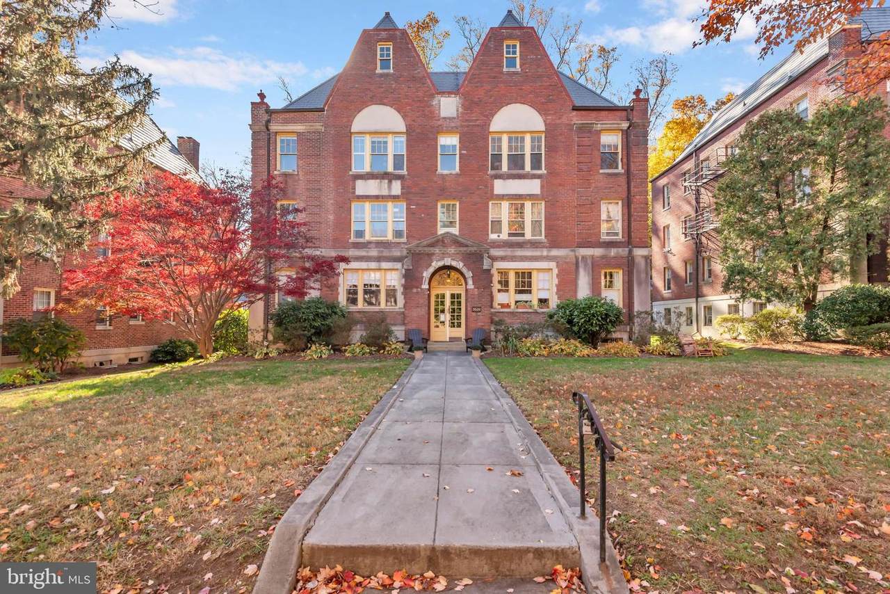 3020 Porter Street - Photo 1