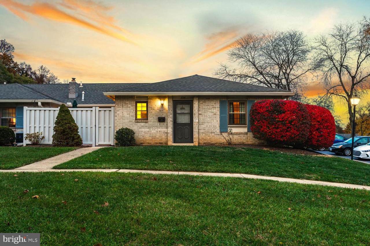 354 Valleybrook Drive - Photo 1