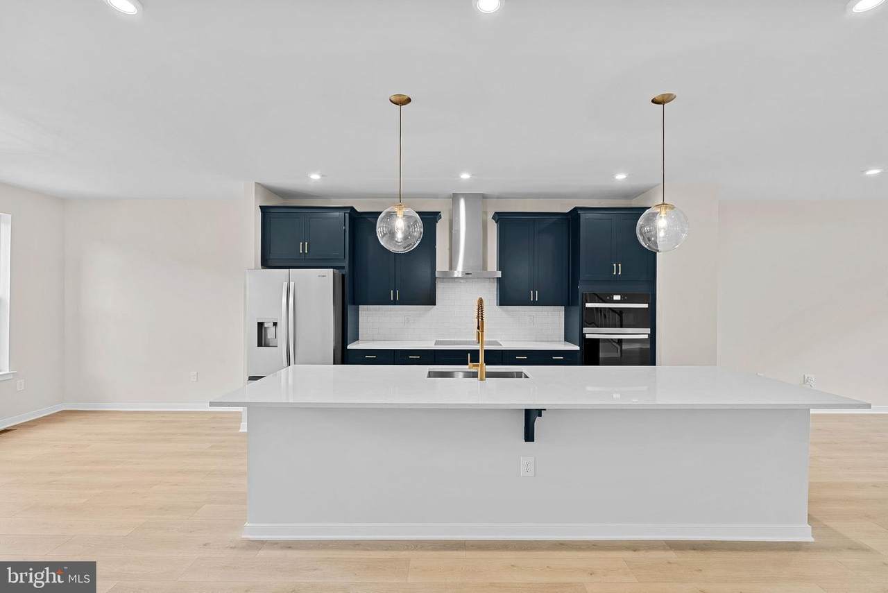 19716 Mystic Maroon Terrace - Photo 1