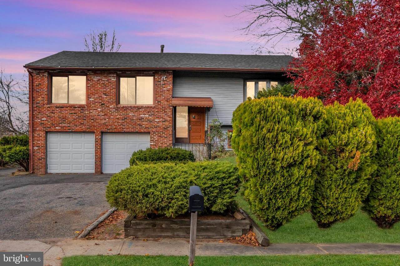 22 Pershing Lane - Photo 1