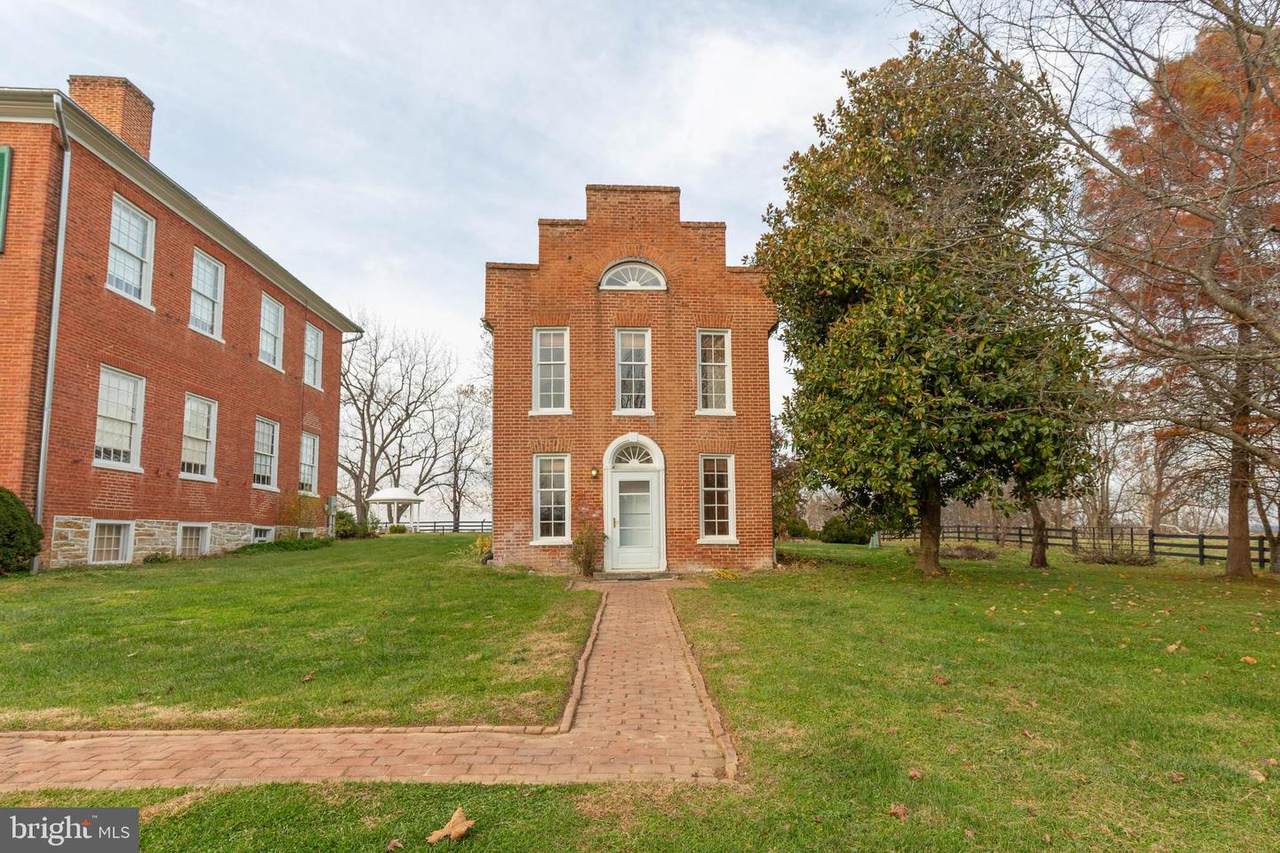 562 Smithfield Lane - Photo 1