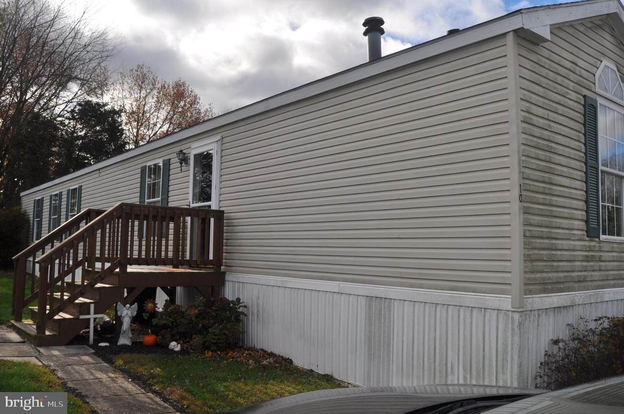 10 Siding Lane - Photo 1