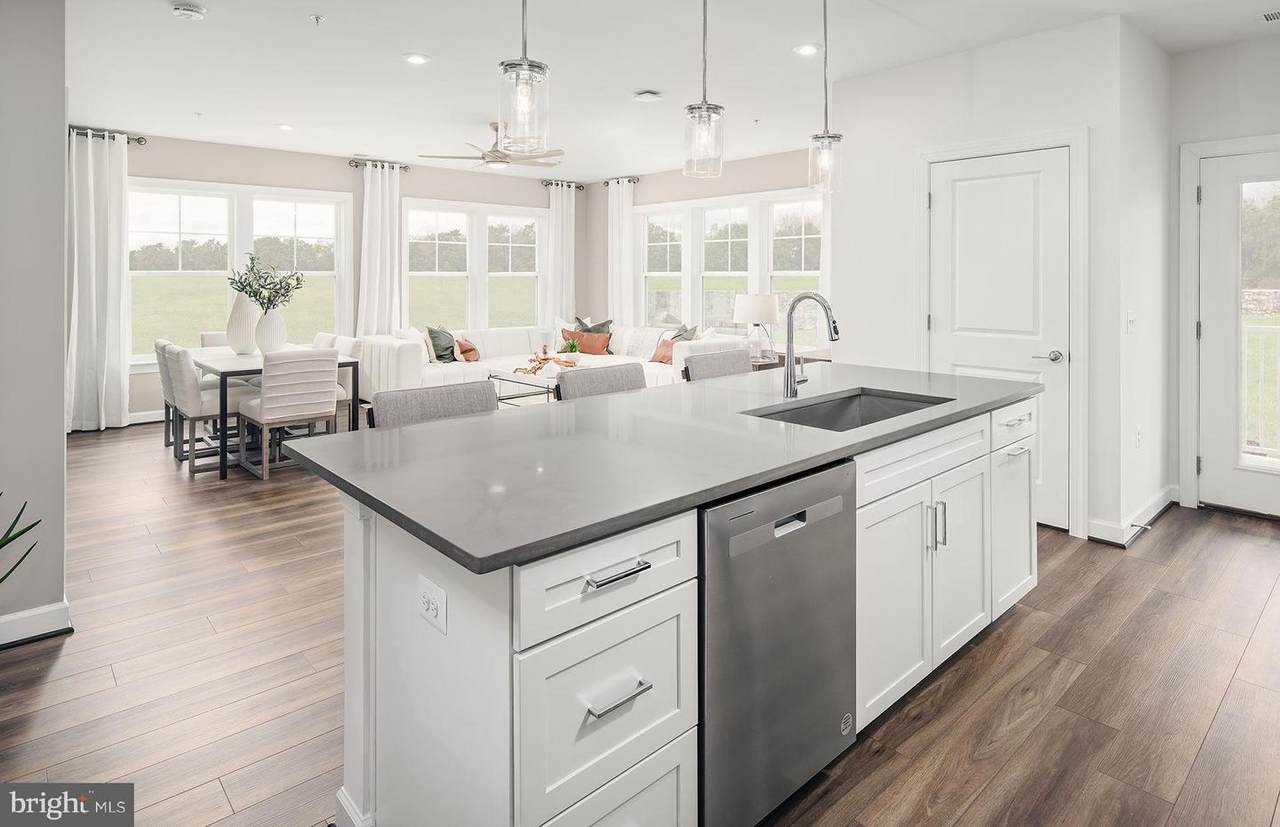 5800 Moonstone Way - Photo 1