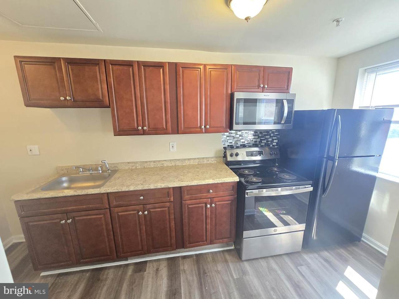 317 North Avenue - Photo 1