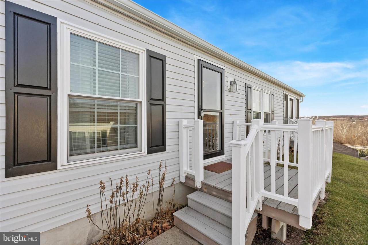 1077 Scenic View Drive - Photo 1