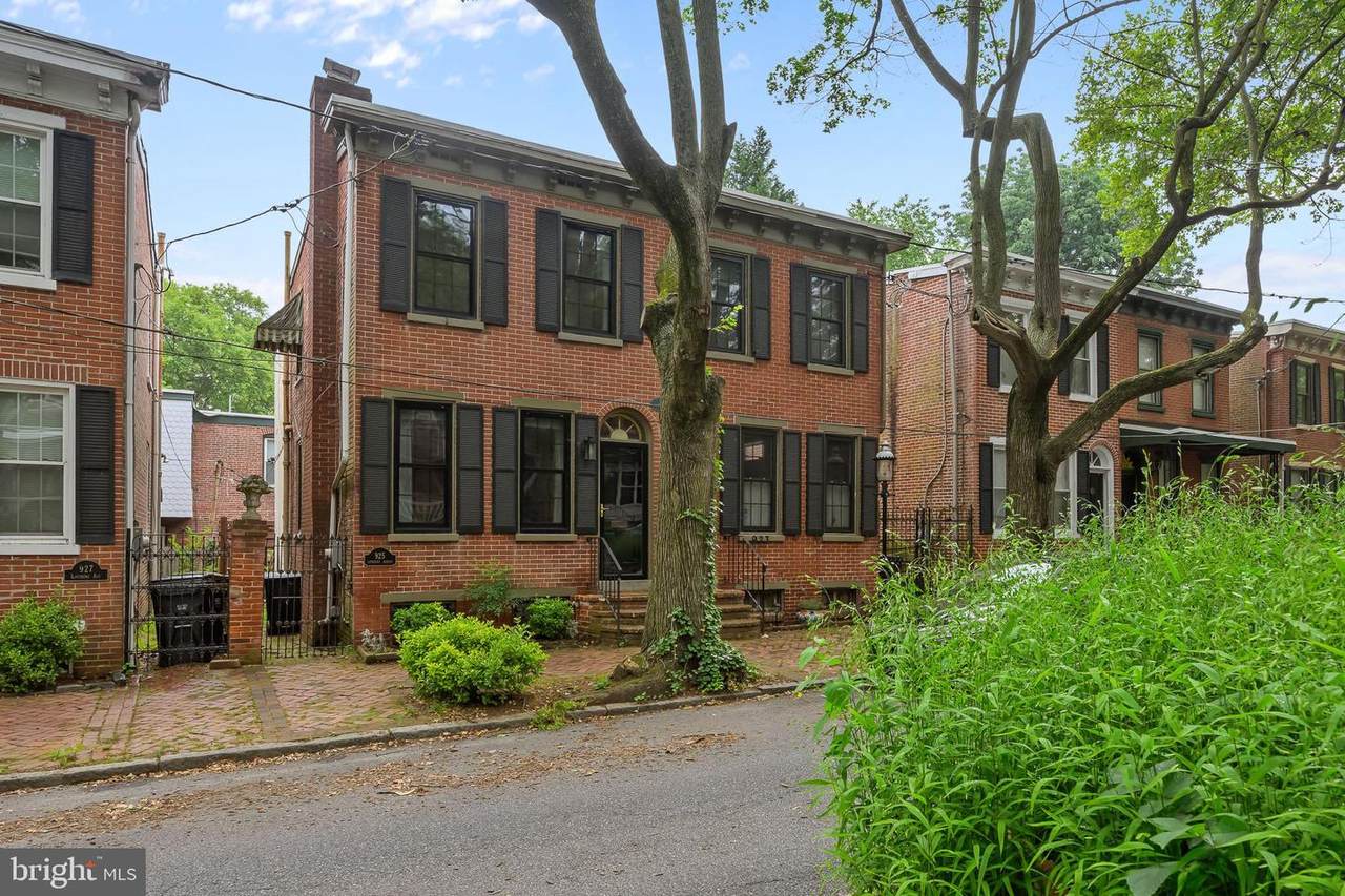 925 Lovering Avenue - Photo 1