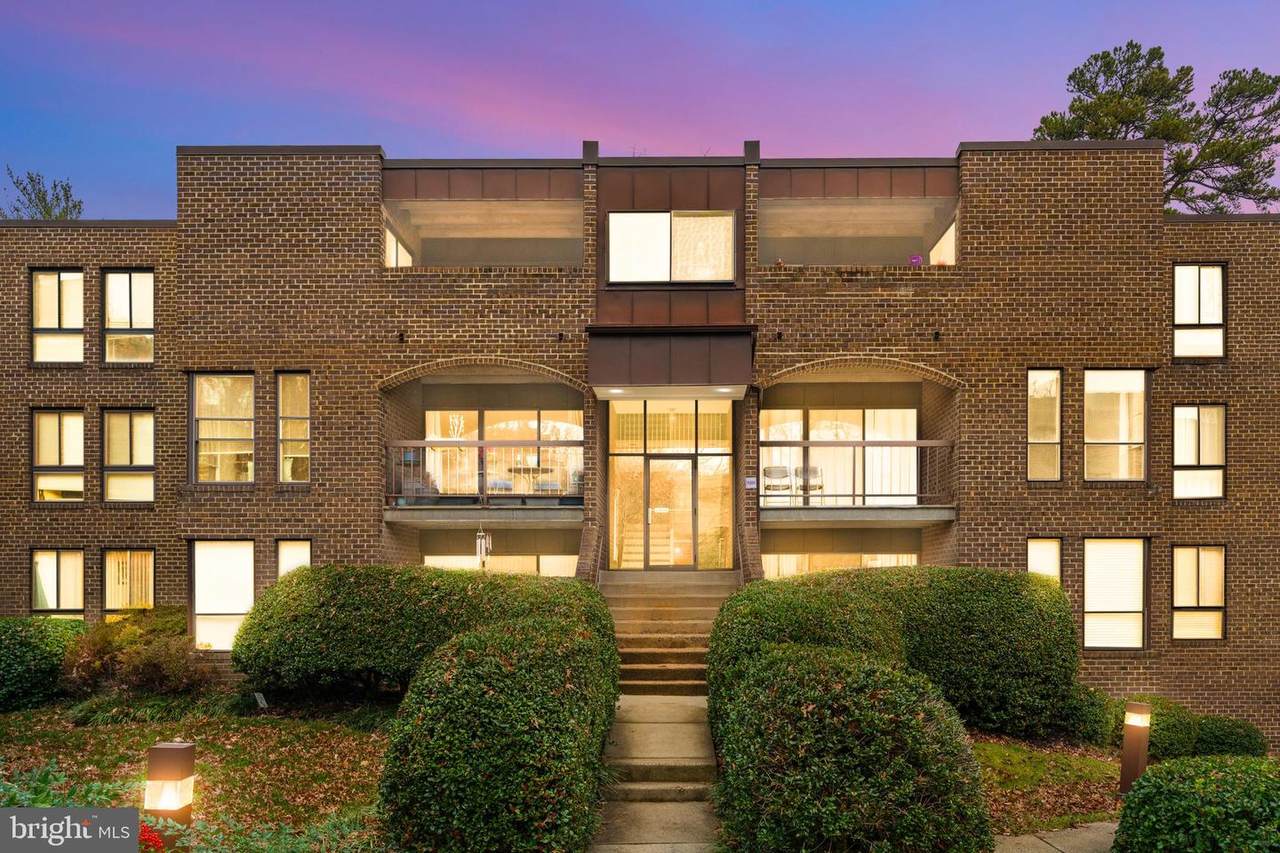 11200 Chestnut Grove Square - Photo 1