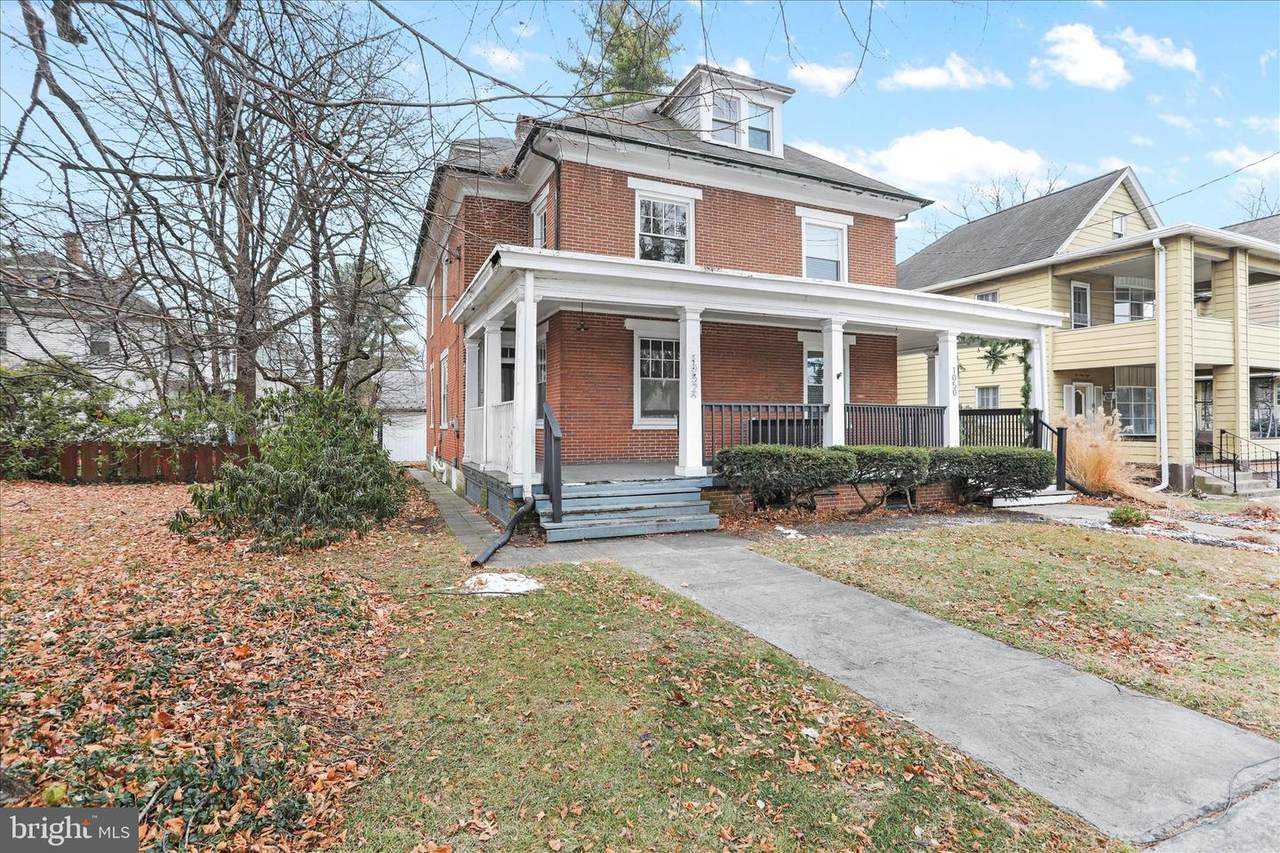 1052 Edgar Avenue - Photo 1