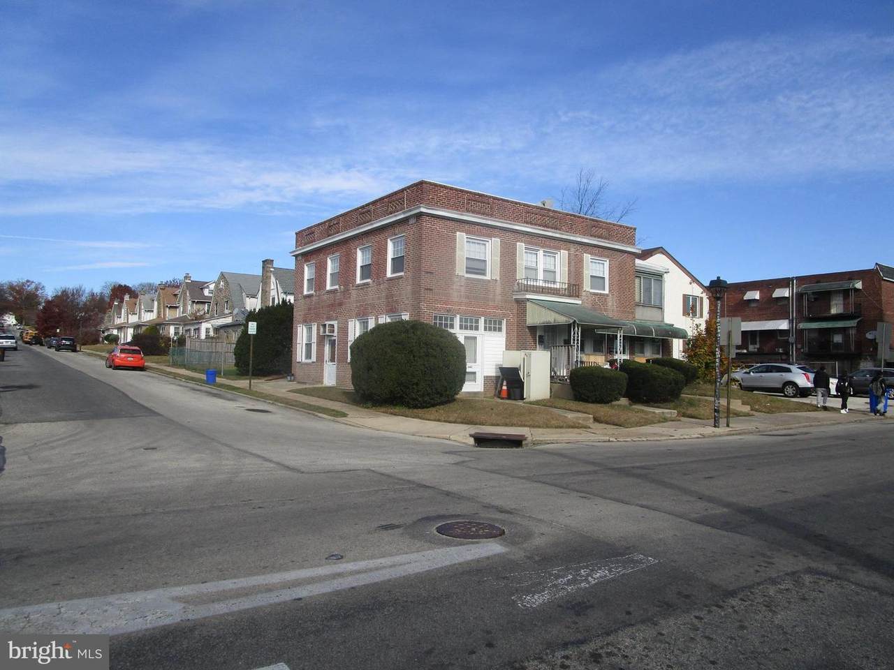 1434 Bywood Avenue - Photo 1