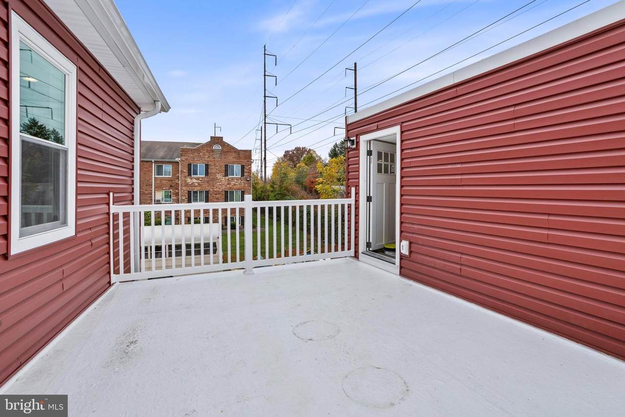 819 11TH Avenue - Photo 1