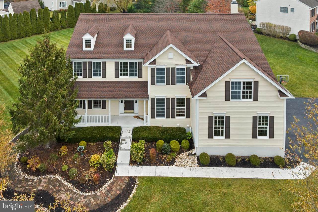 2 Thorn Lane - Photo 1