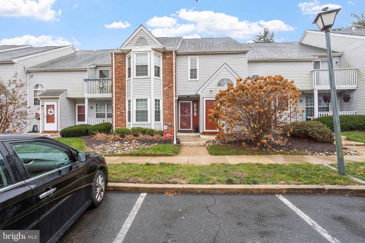 48 Pinewood Drive - Photo 1