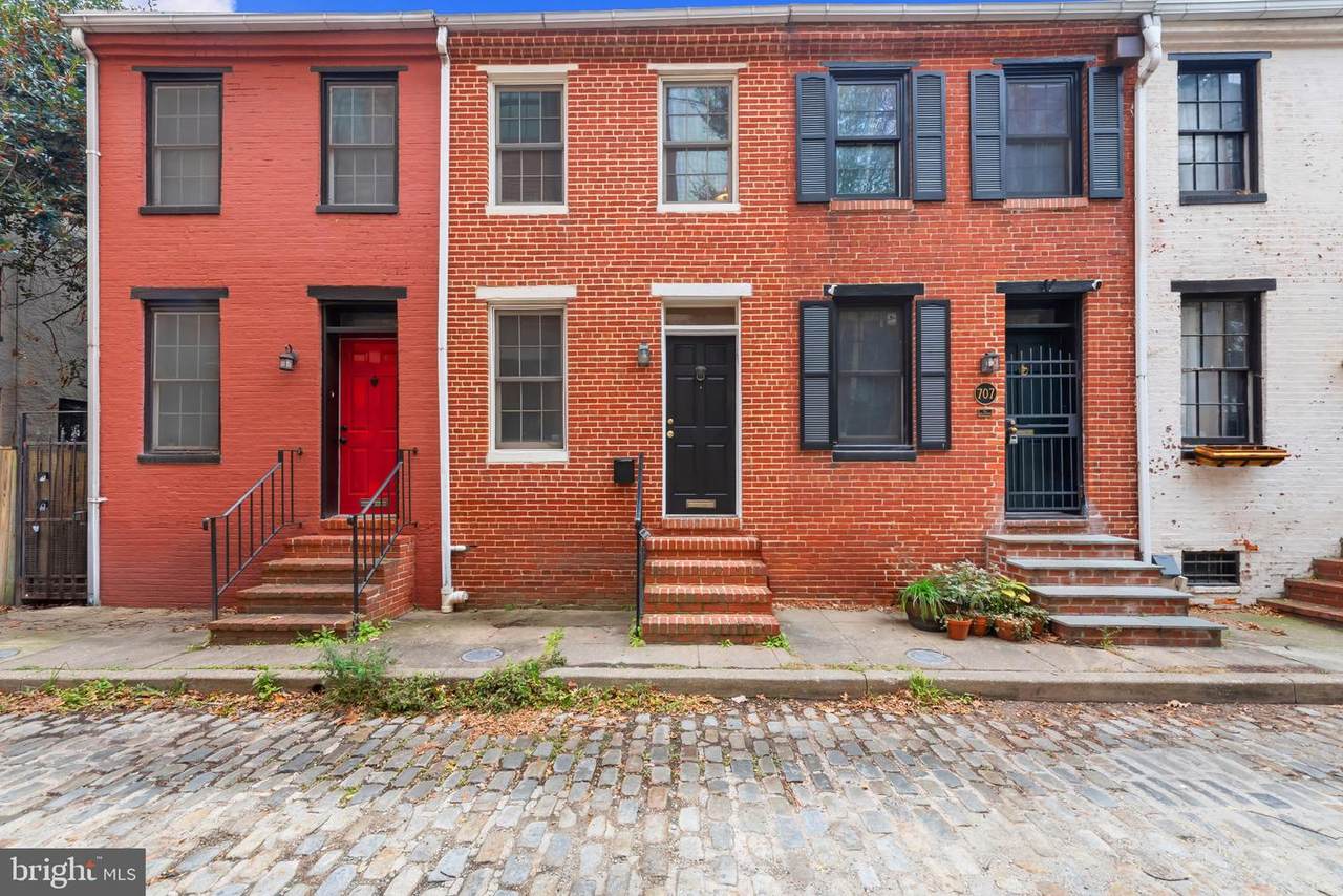 705 Dover Street - Photo 1