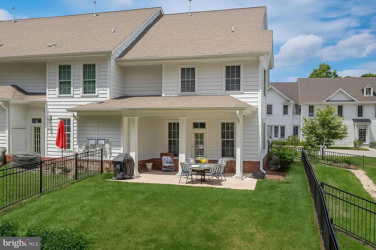 122 Meeting Place - Photo 1