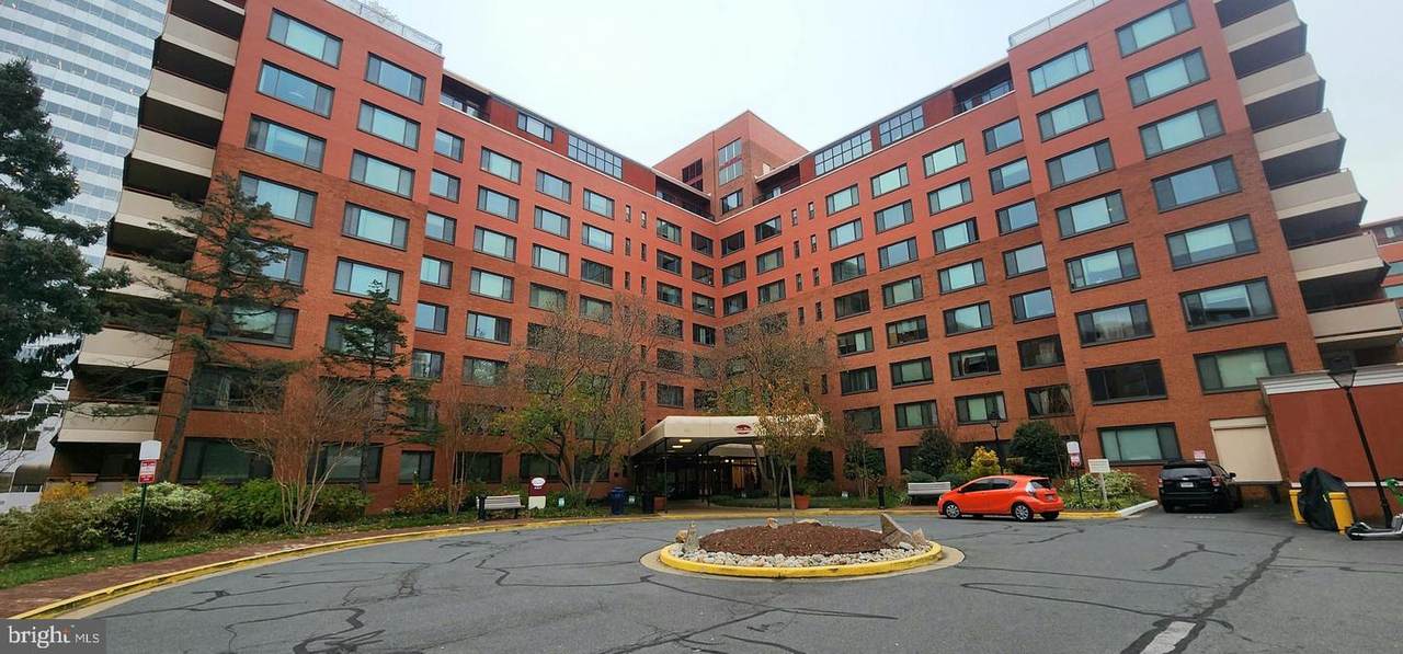 1021 Arlington Boulevard - Photo 1