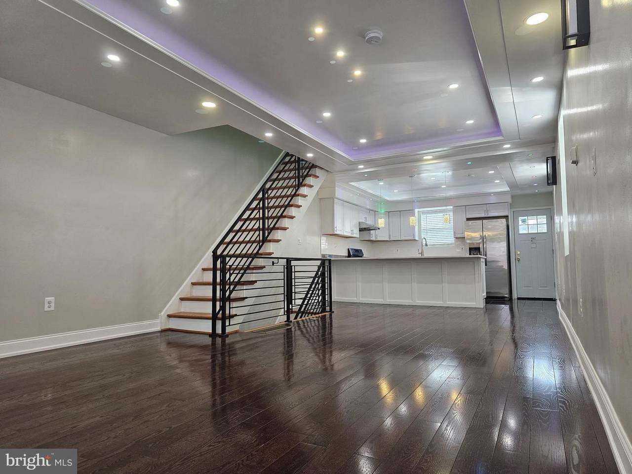 1555 Hollywood Street - Photo 1