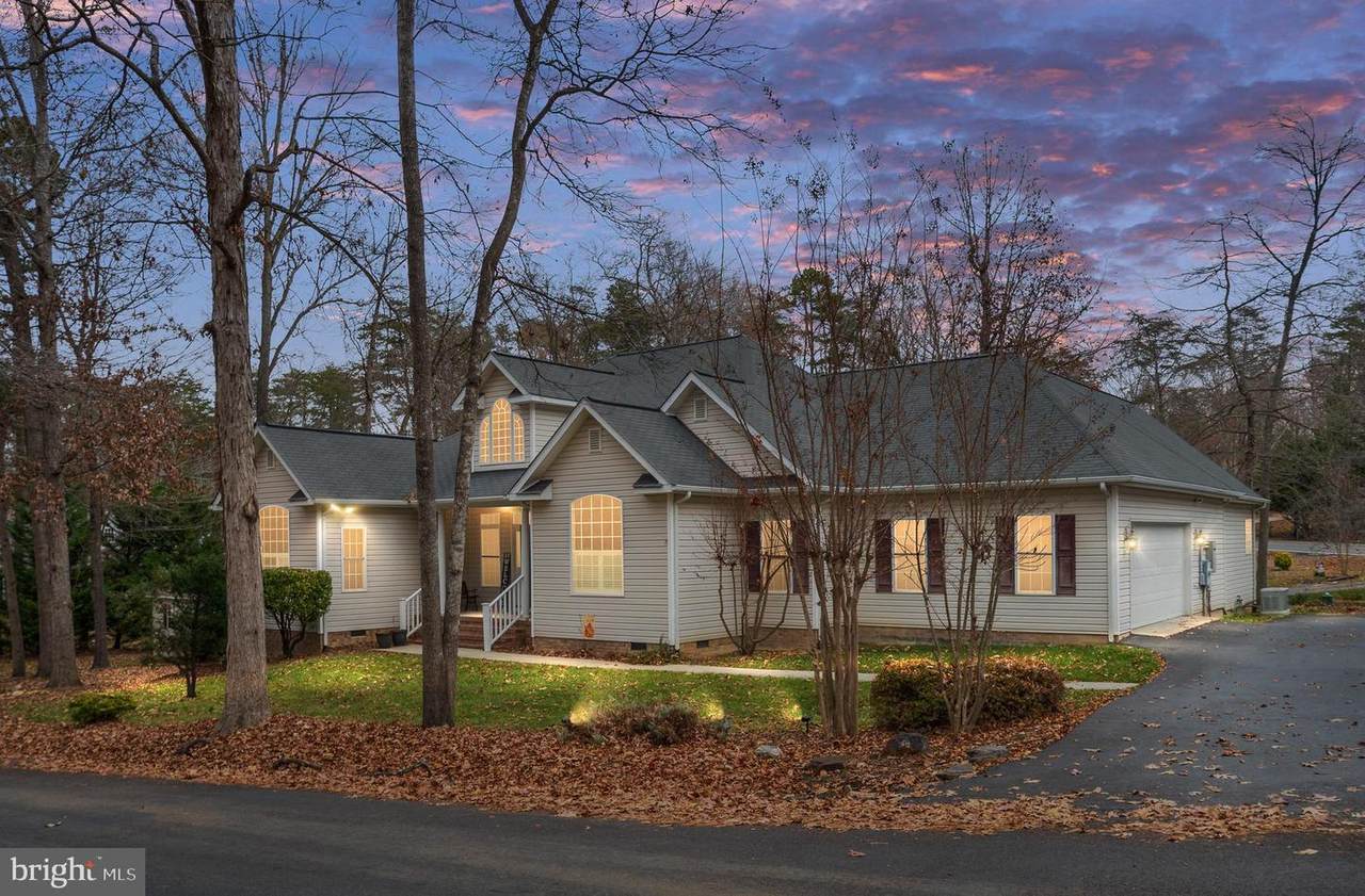 4301 Lakeview Parkway - Photo 1