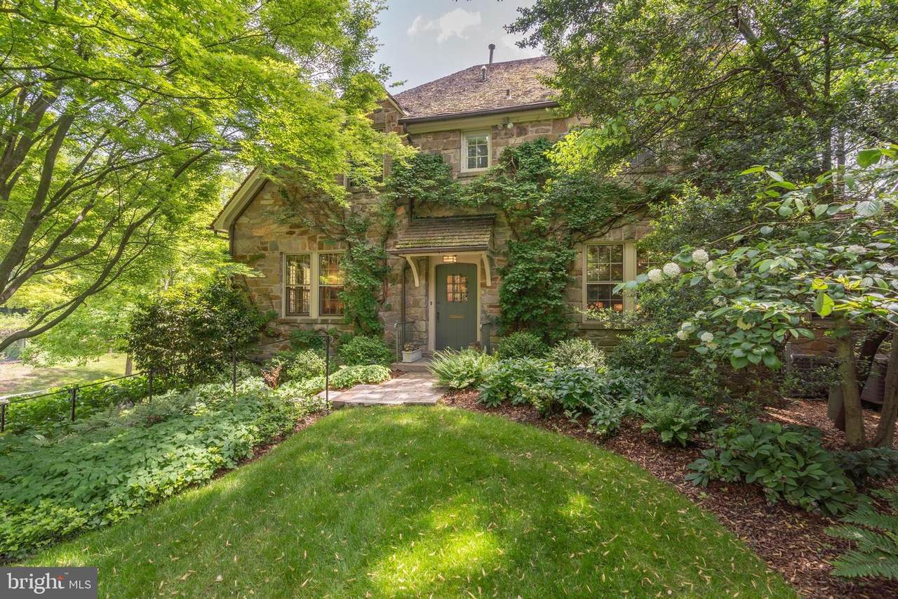 2323 Porter Street - Photo 1