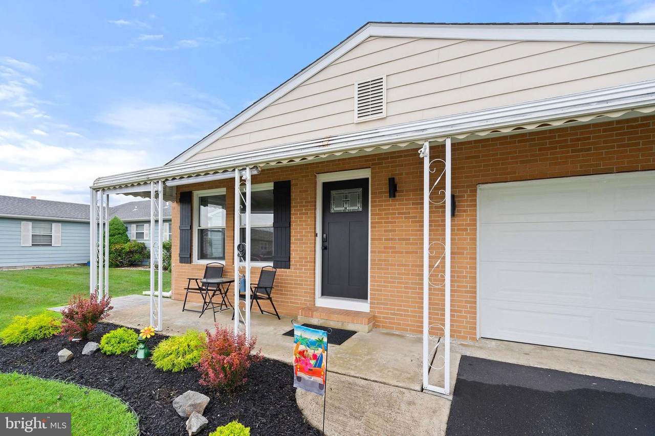 9 Zapata Court - Photo 1