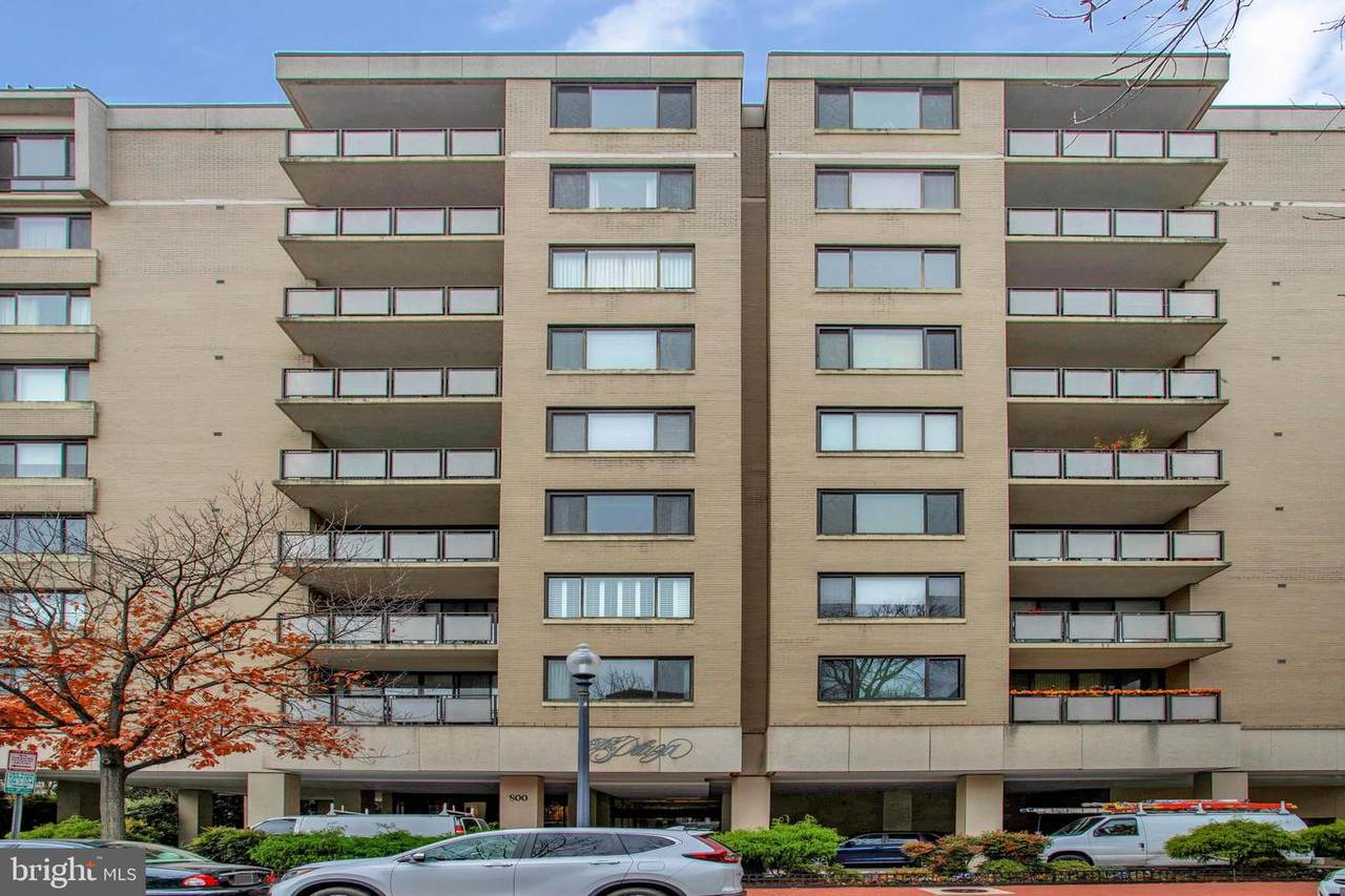 800 25TH Street - Photo 1