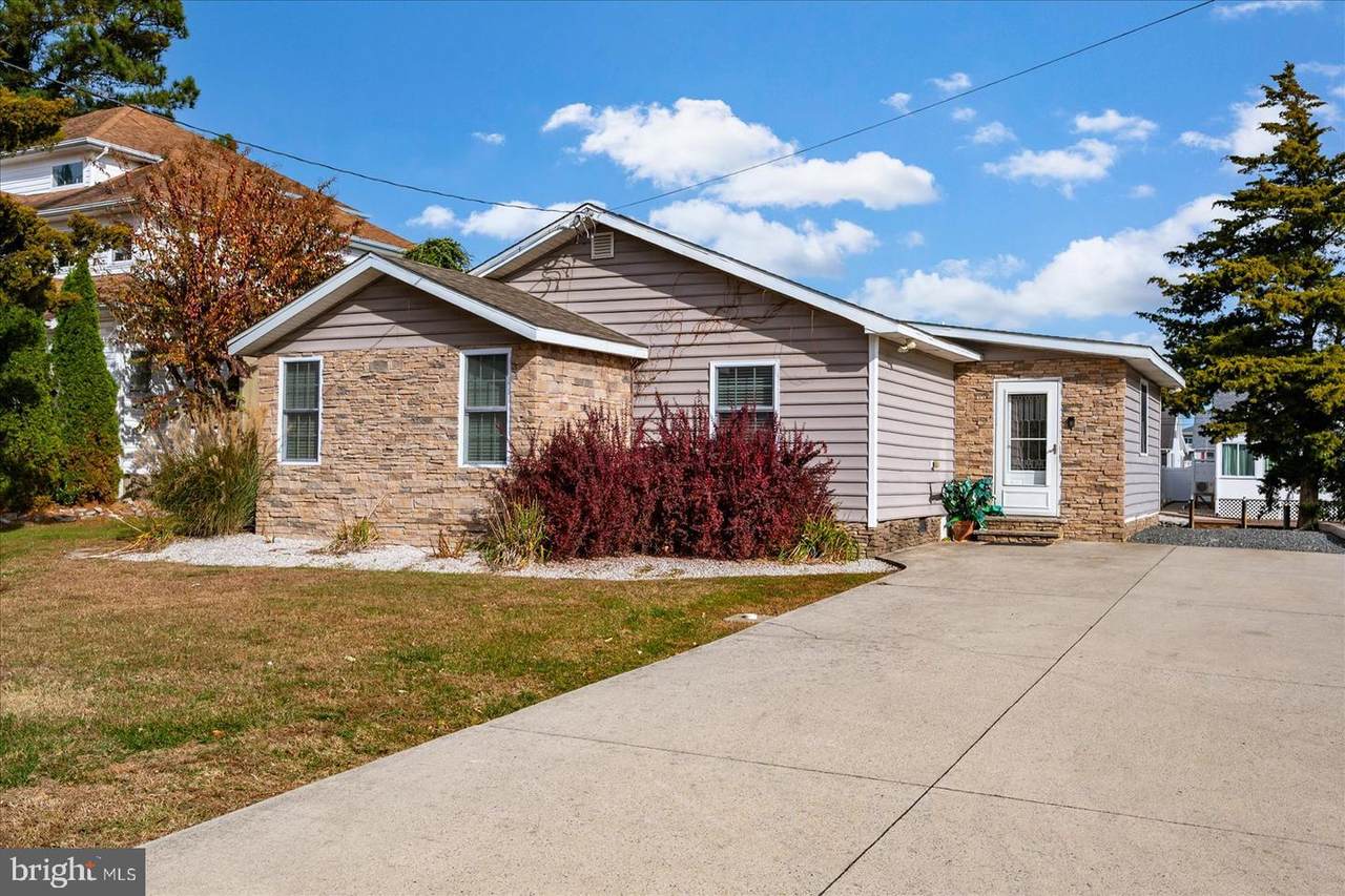 10428 Exeter Road - Photo 1