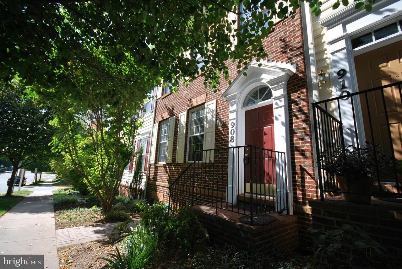 908 Reserve Champion Drive - Photo 1