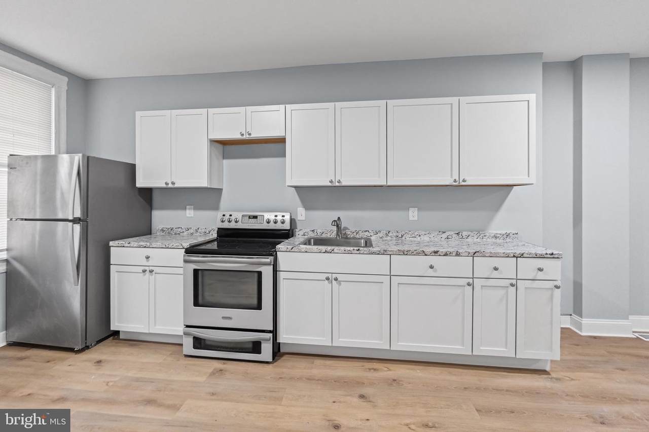 652 Bartlett Avenue - Photo 1