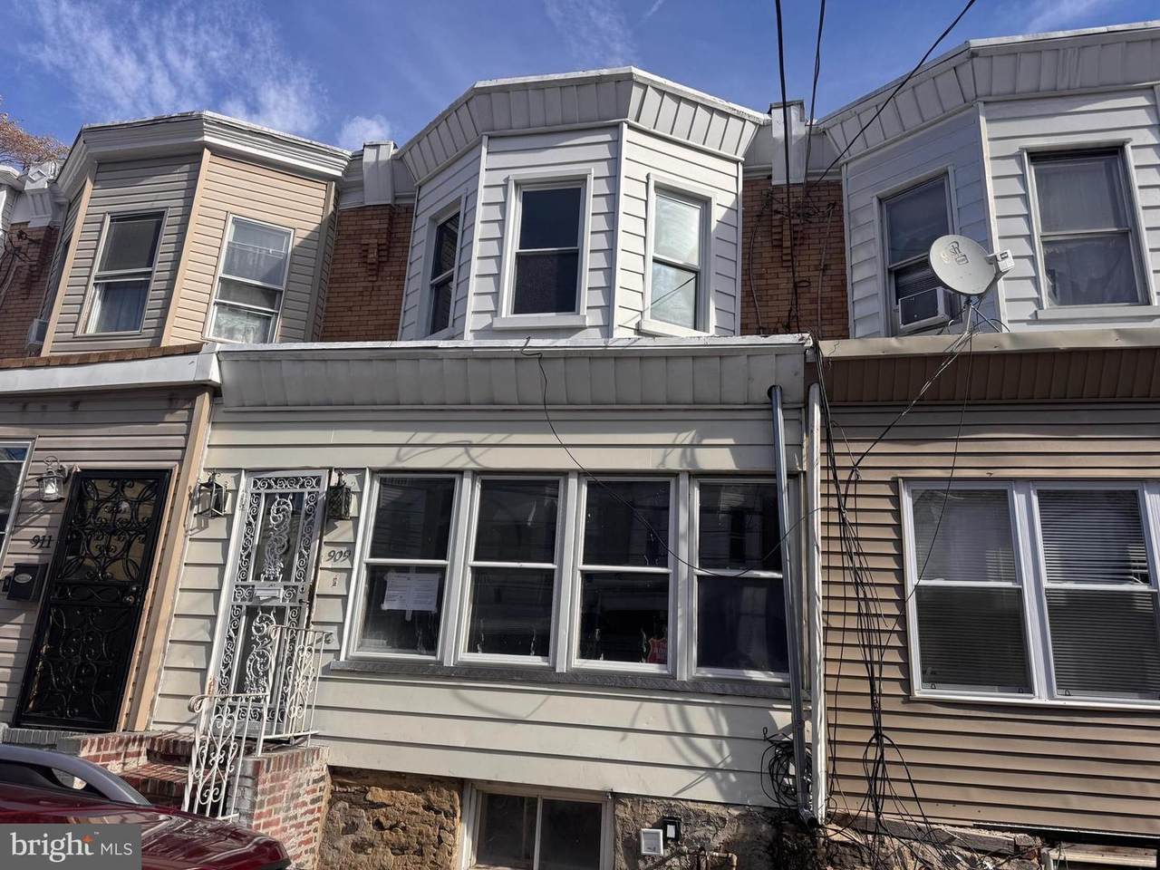 909 Maple Terrace - Photo 1