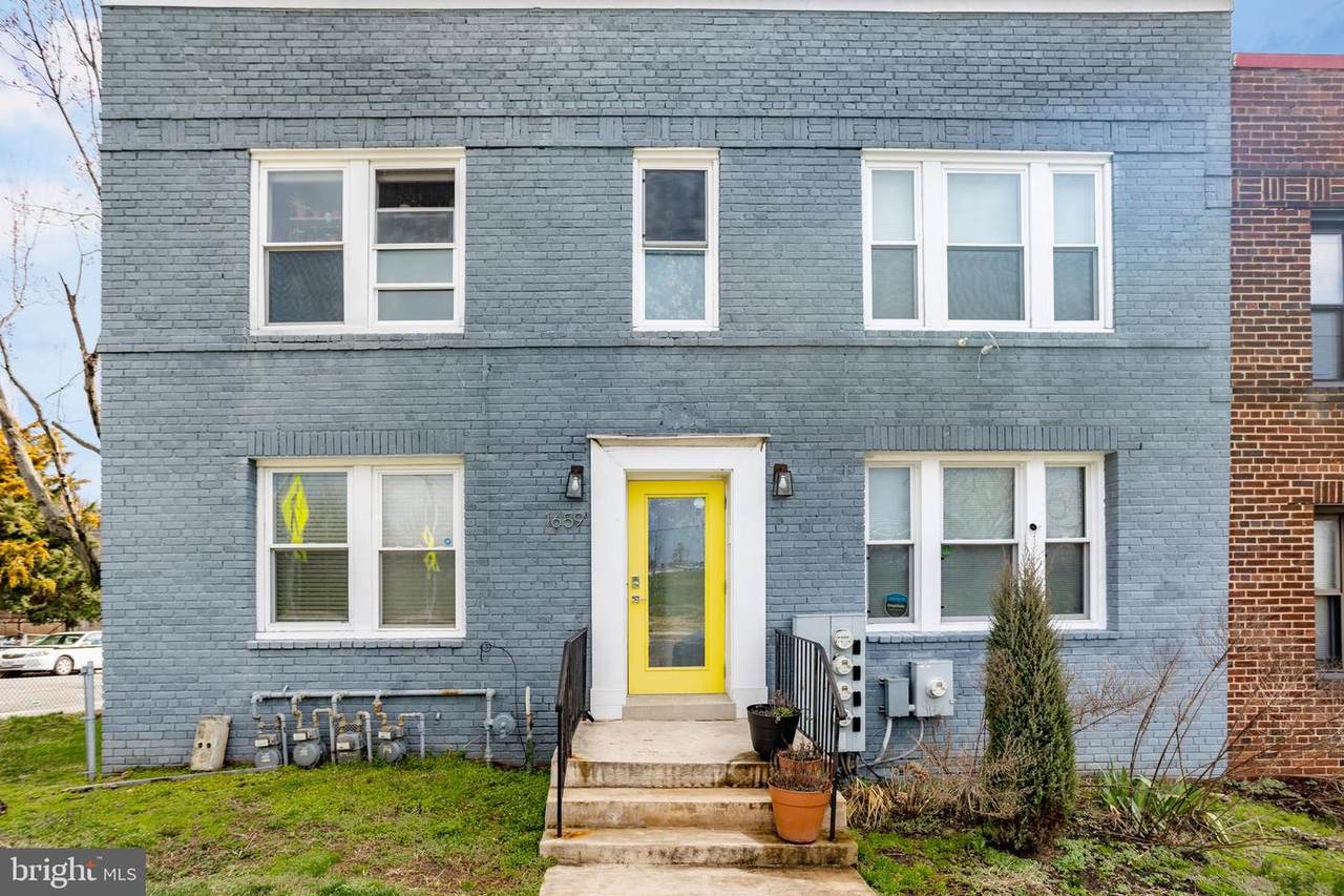 1659 Holbrook Street - Photo 1
