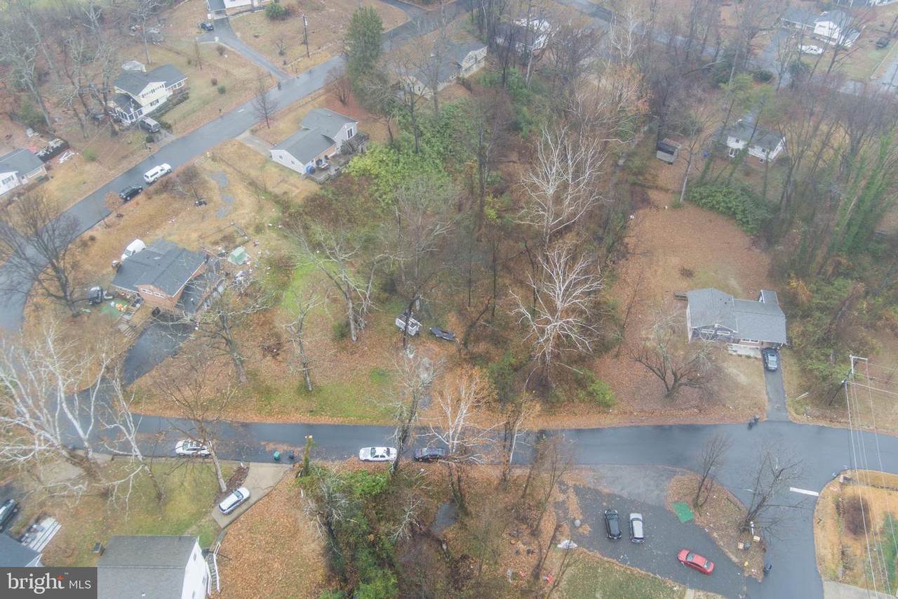 19017 Barnette Circle - Photo 1