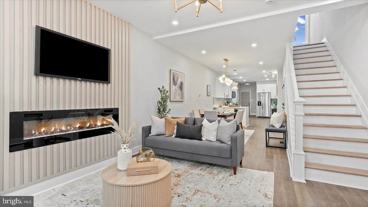 705 22ND Street - Photo 1