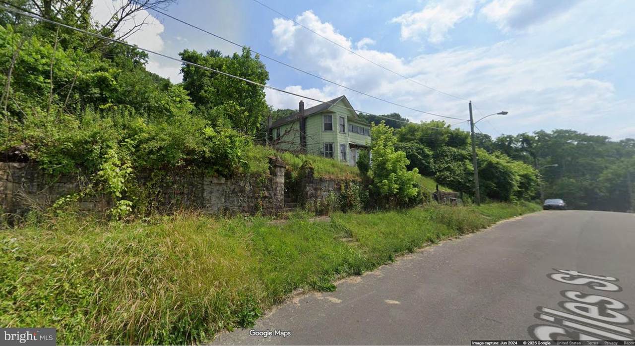160 Giles Street - Photo 1