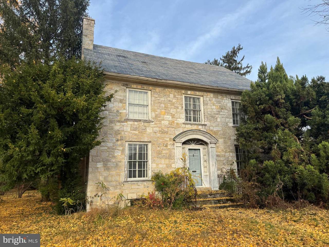 560 Baltimore Street - Photo 1