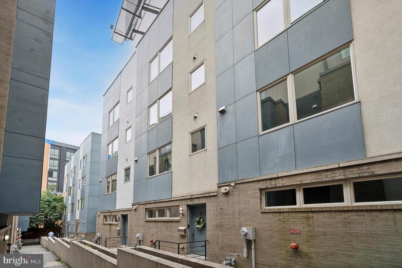 927 Front Street - Photo 1