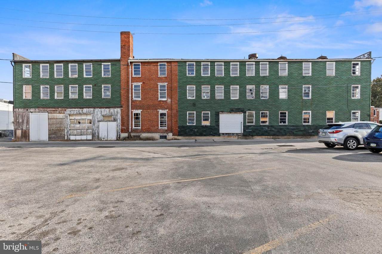 25 Laurel Street - Photo 1